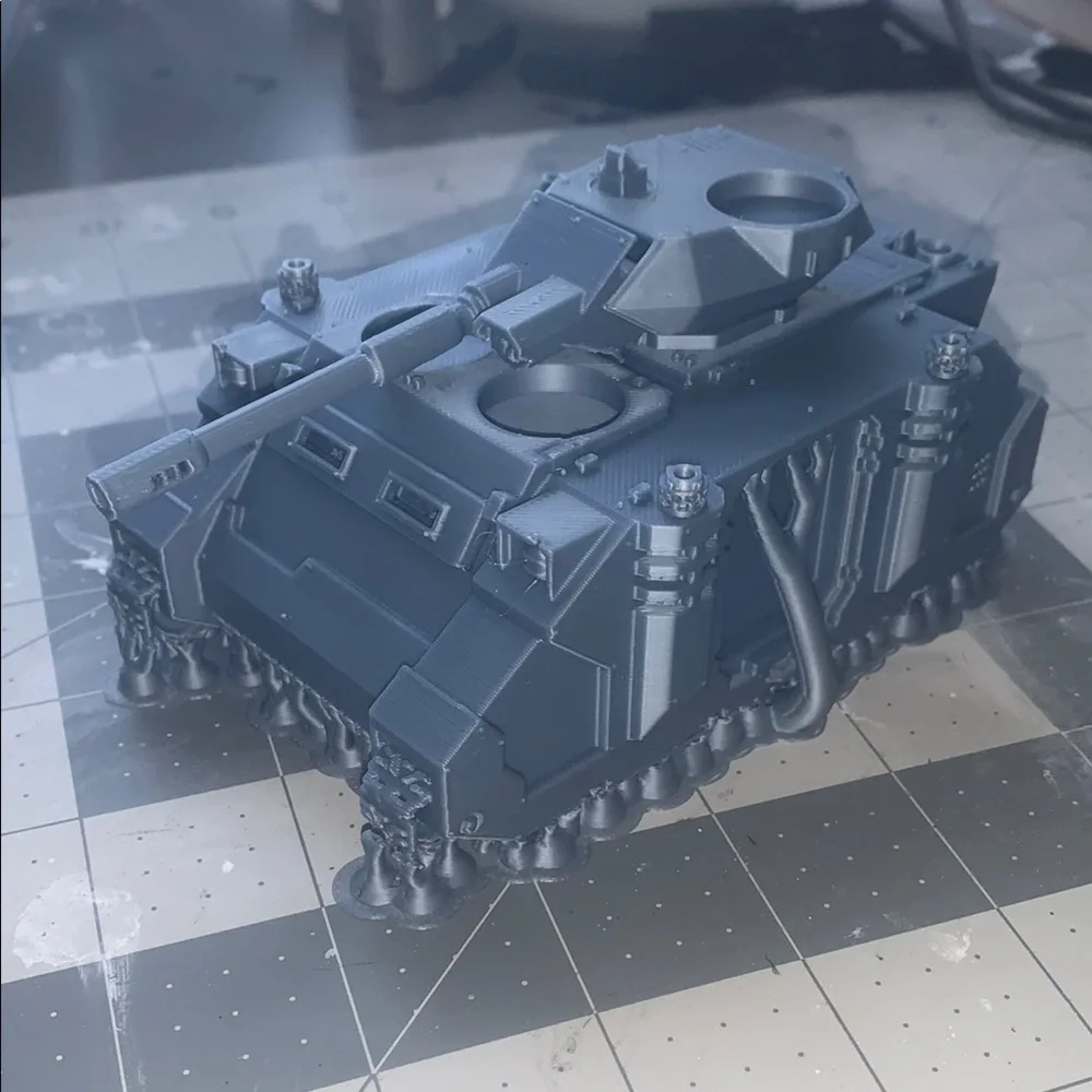 Predator Tank With Auto Cannon - Picture 2 of 10